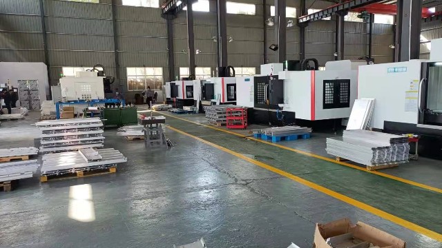 科鼎數(shù)控告知您鋁型材加工中心機(jī)床v18型號(hào)優(yōu)勢(shì)有哪些？